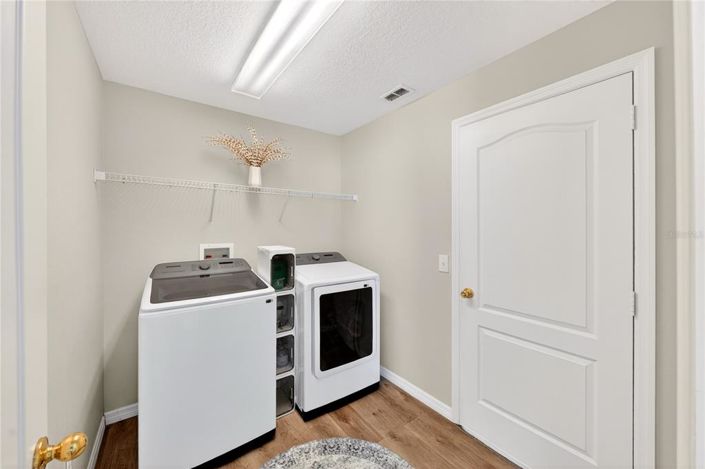 Image No.5-5 Bed House for sale