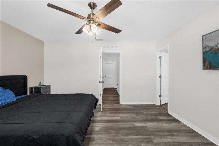 Image No.14-3 Bed Townhouse for sale