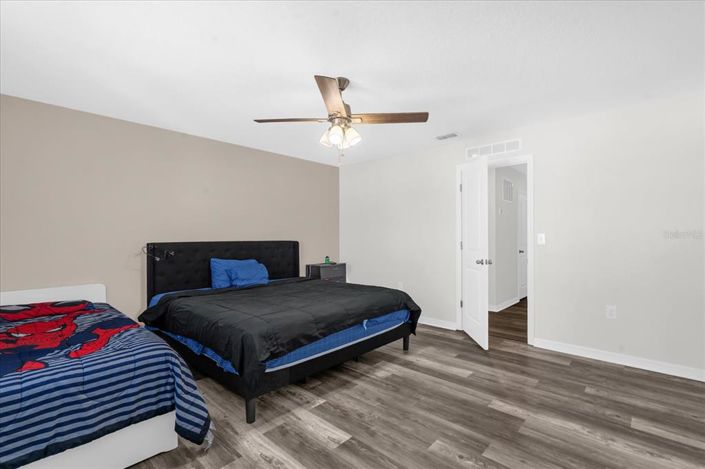 Image No.15-3 Bed Townhouse for sale