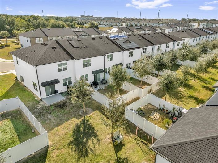 Image No.25-3 Bed Townhouse for sale