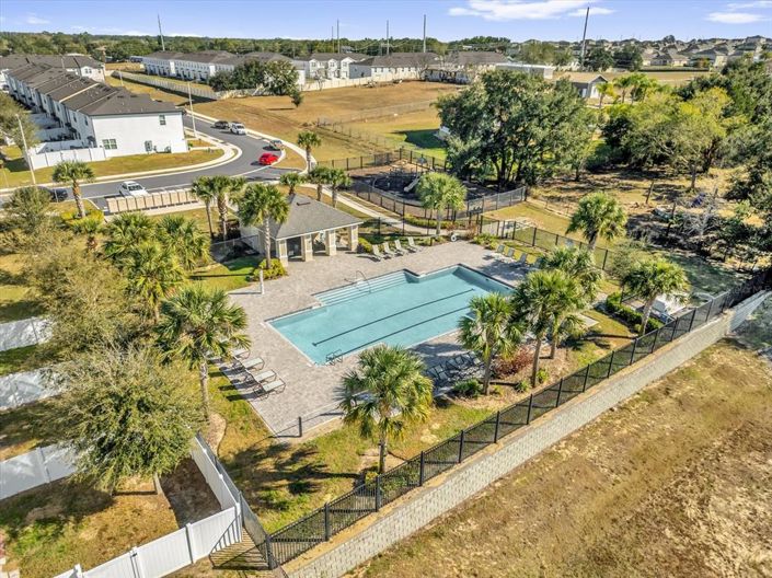 Image No.27-3 Bed Townhouse for sale