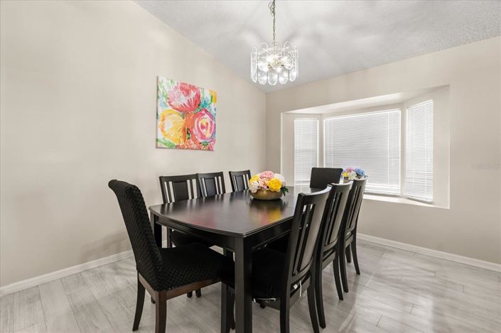 Image No.10-4 Bed House for sale