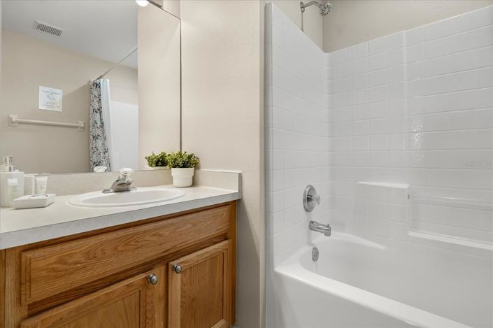 Image No.18-4 Bed House for sale