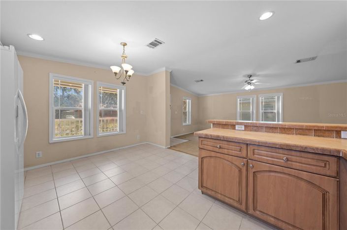 Image No.10-3 Bed House for sale