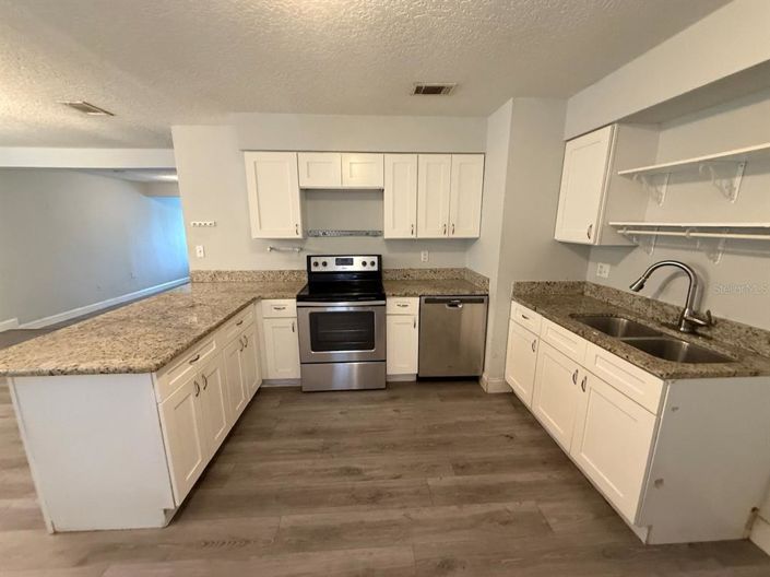 Image No.7-3 Bed House for sale