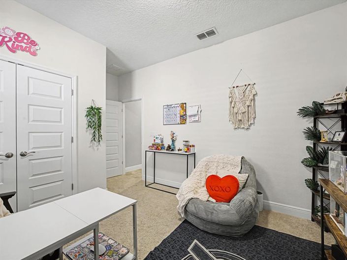 Image No.13-4 Bed House for sale