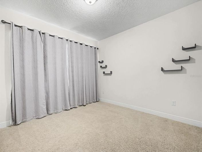 Image No.16-4 Bed House for sale