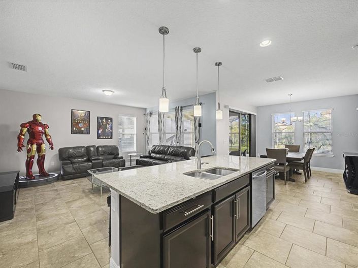 Image No.9-4 Bed House for sale