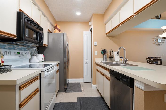 Image No.10-3 Bed Apartment for sale