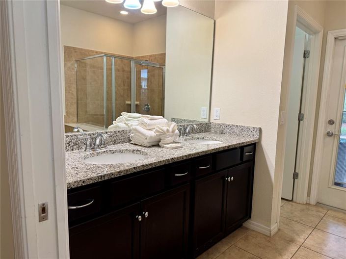 Image No.16-7 Bed House for sale