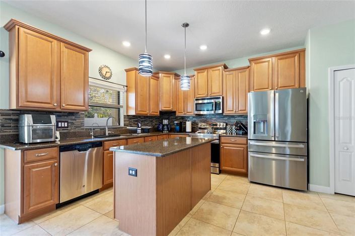 Image No.13-5 Bed House for sale