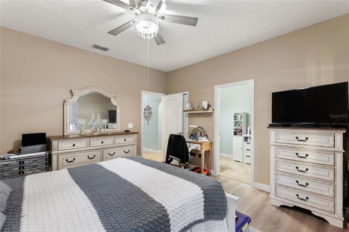 Image No.28-5 Bed House for sale