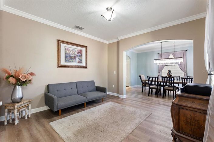 Image No.9-5 Bed House for sale