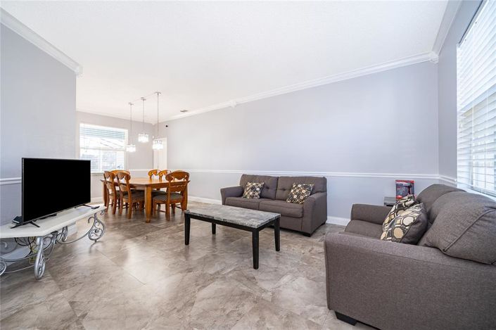 Image No.2-4 Bed House for sale