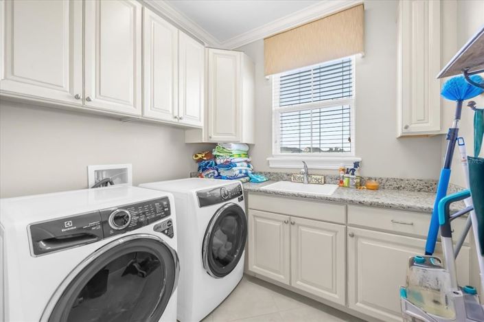 Image No.22-4 Bed House for sale