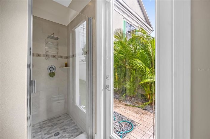 Image No.25-4 Bed House for sale