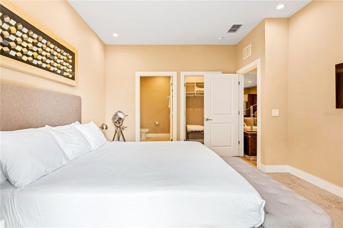 Image No.23-4 Bed Townhouse for sale