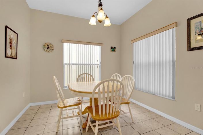 Image No.7-5 Bed House for sale