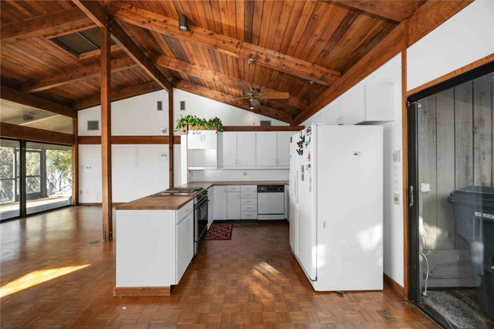 Image No.11-3 Bed House for sale