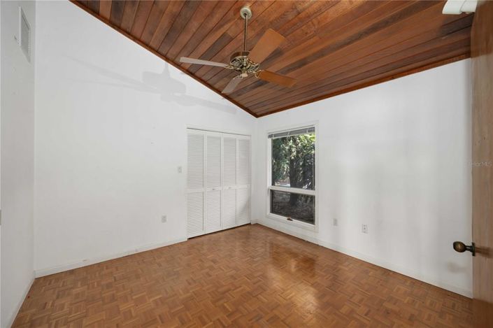 Image No.19-3 Bed House for sale