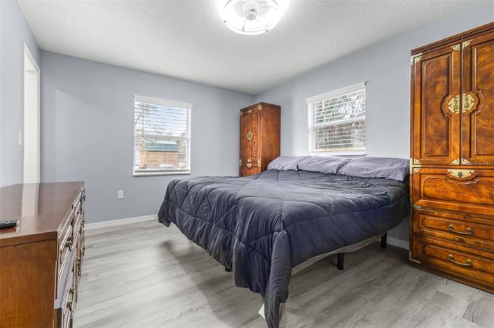 Image No.18-3 Bed House for sale