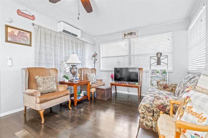 Image No.3-2 Bed House for sale