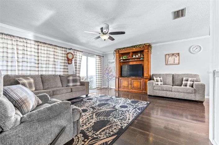 Image No.6-2 Bed House for sale