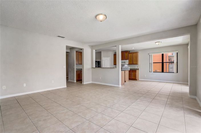 Image No.15-4 Bed House for sale