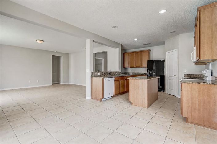 Image No.27-4 Bed House for sale