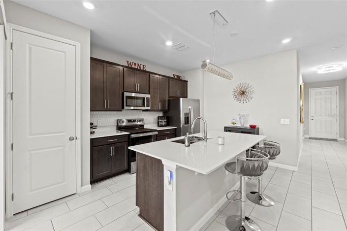 Image No.10-3 Bed House for sale