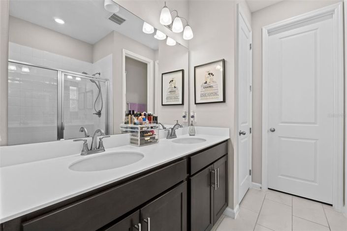 Image No.17-3 Bed House for sale