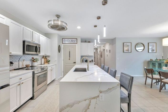 Image No.2-4 Bed House for sale