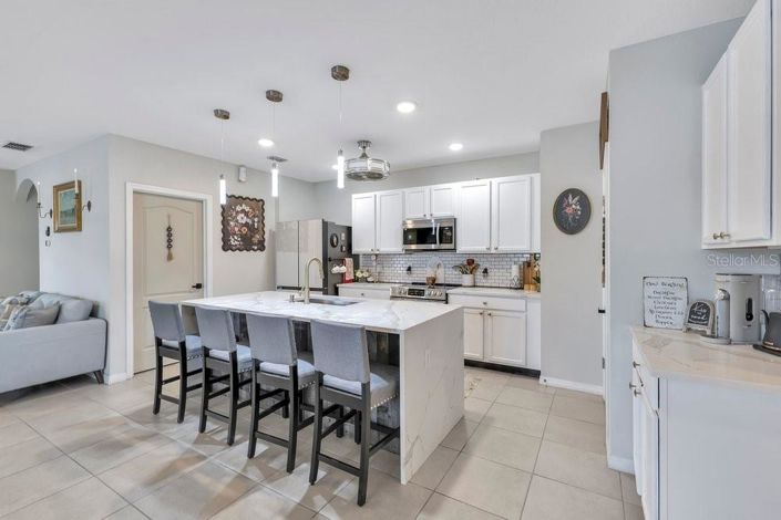 Image No.3-4 Bed House for sale