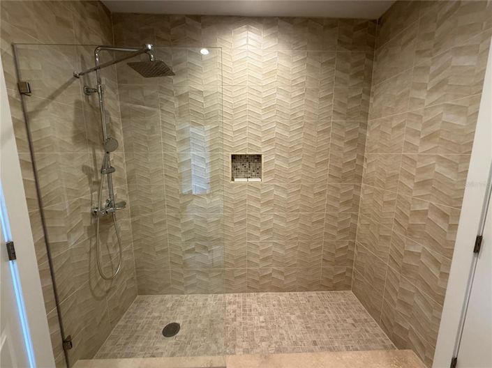 Image No.30-4 Bed Townhouse for sale