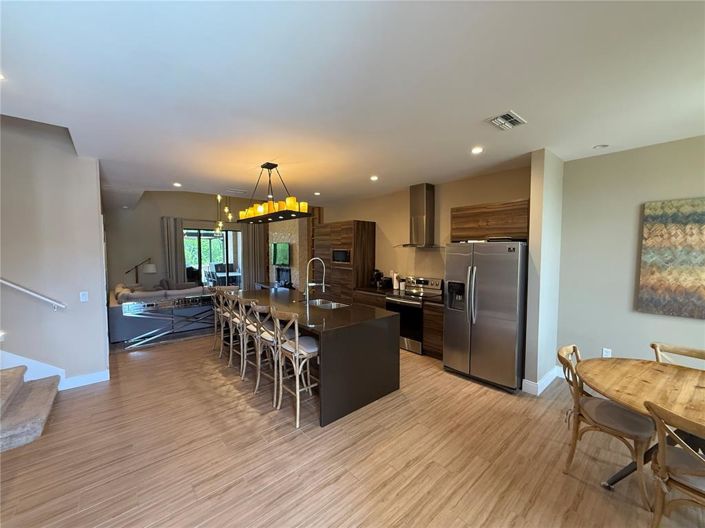 Image No.9-4 Bed Townhouse for sale