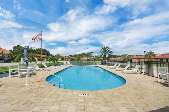 Image No.11-3 Bed House for sale