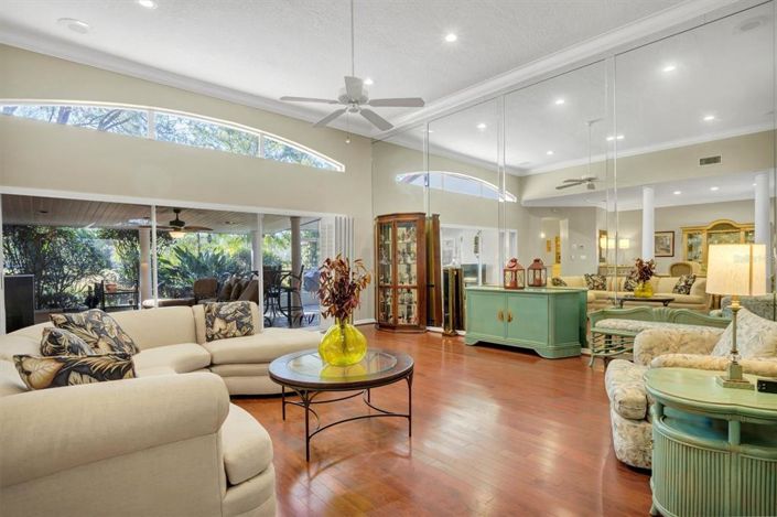 Image No.17-3 Bed House for sale