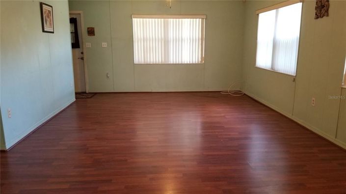 Image No.10-3 Bed House for sale