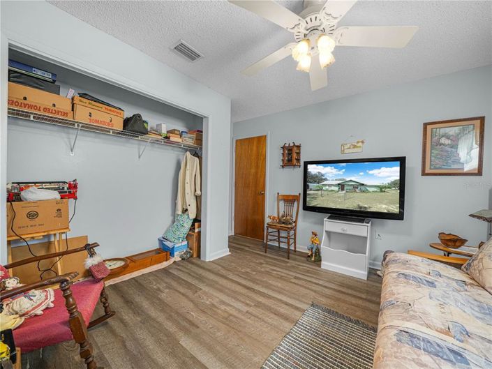 Image No.21-3 Bed House for sale