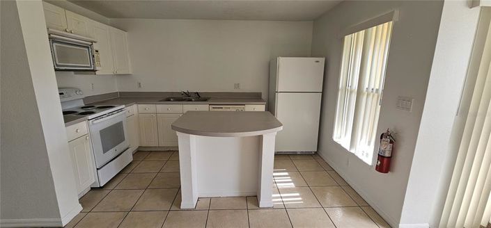 Image No.10-4 Bed Townhouse for sale