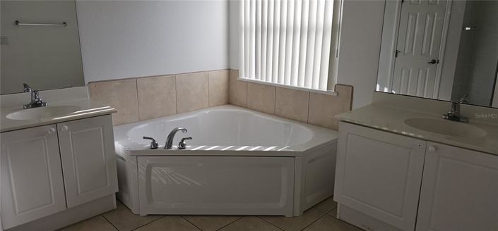 Image No.7-4 Bed Townhouse for sale