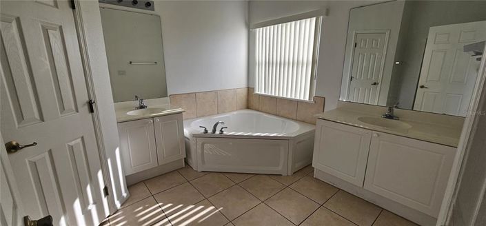 Image No.9-4 Bed Townhouse for sale