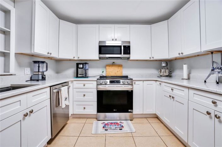 Image No.11-3 Bed House for sale