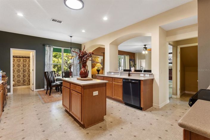 Image No.15-5 Bed House for sale