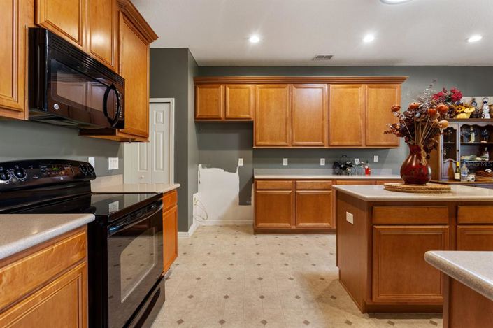 Image No.17-5 Bed House for sale