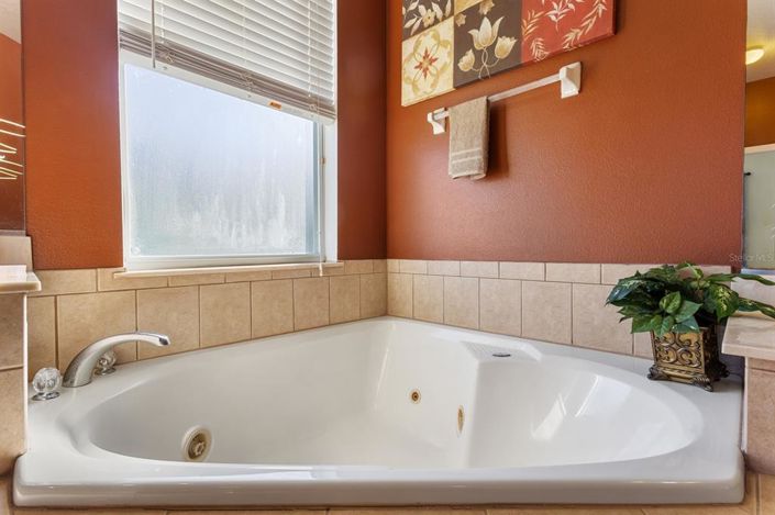 Image No.25-5 Bed House for sale