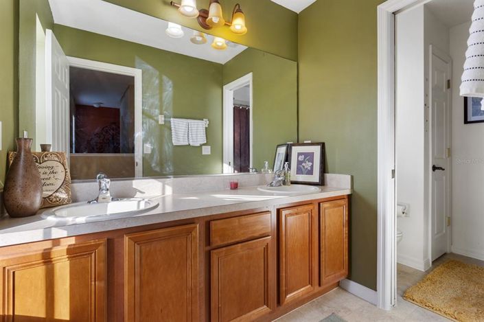 Image No.32-5 Bed House for sale