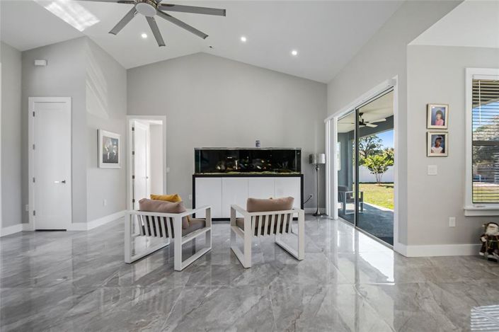 Image No.10-4 Bed House for sale