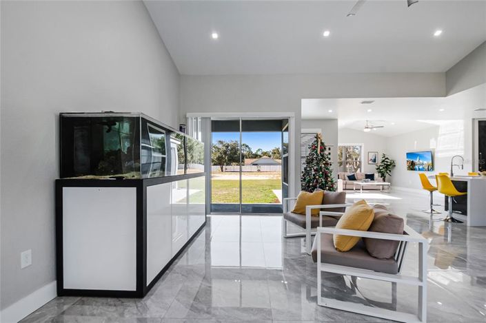 Image No.12-4 Bed House for sale