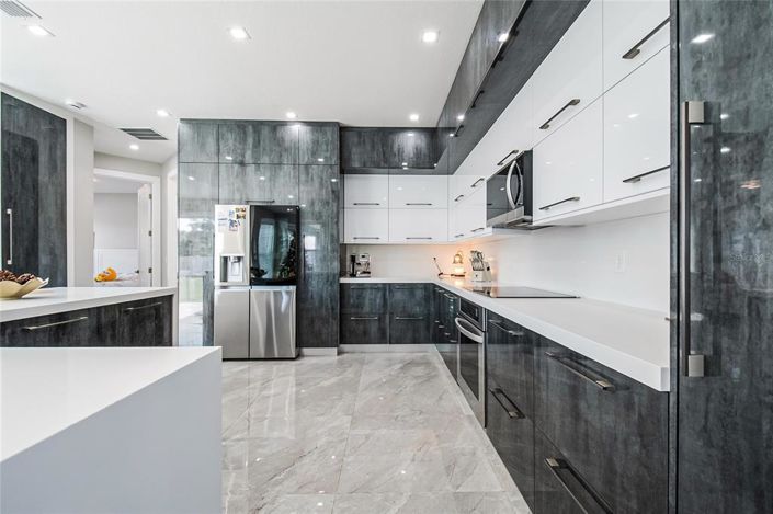 Image No.18-4 Bed House for sale